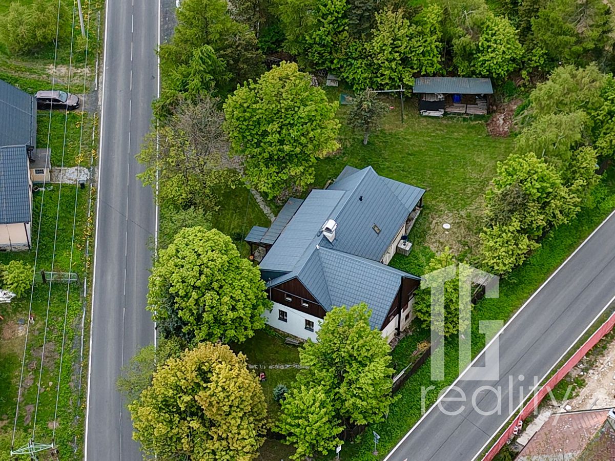 Prodej rodinného domu 211 m², pozemek 1458 m²